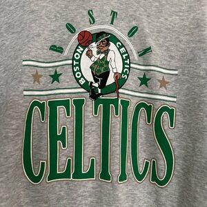 NBA Unisex Boston Celtics Sz: M Gray Graphic Spell Out Hoodie. Kangaroo Pocket.